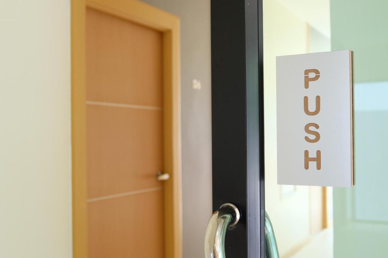 Order Residence Ban Pa Muat Εξωτερικό φωτογραφία